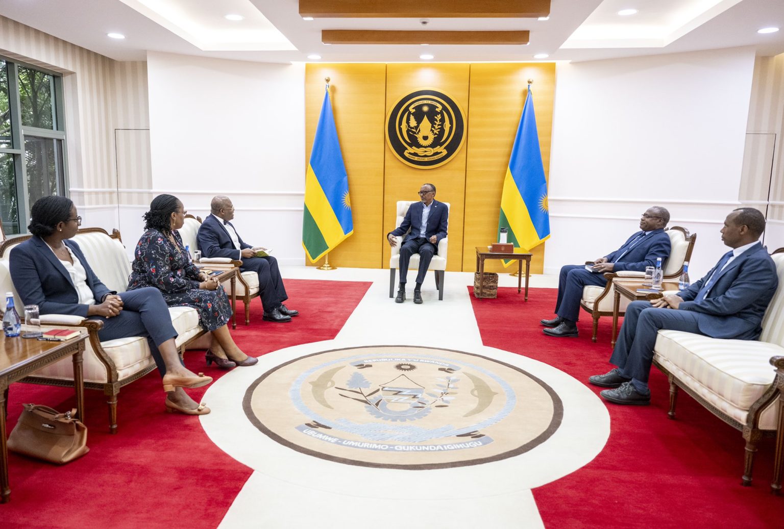 Kagame Yakiriye Abayobozi Ba BK – Taarifa