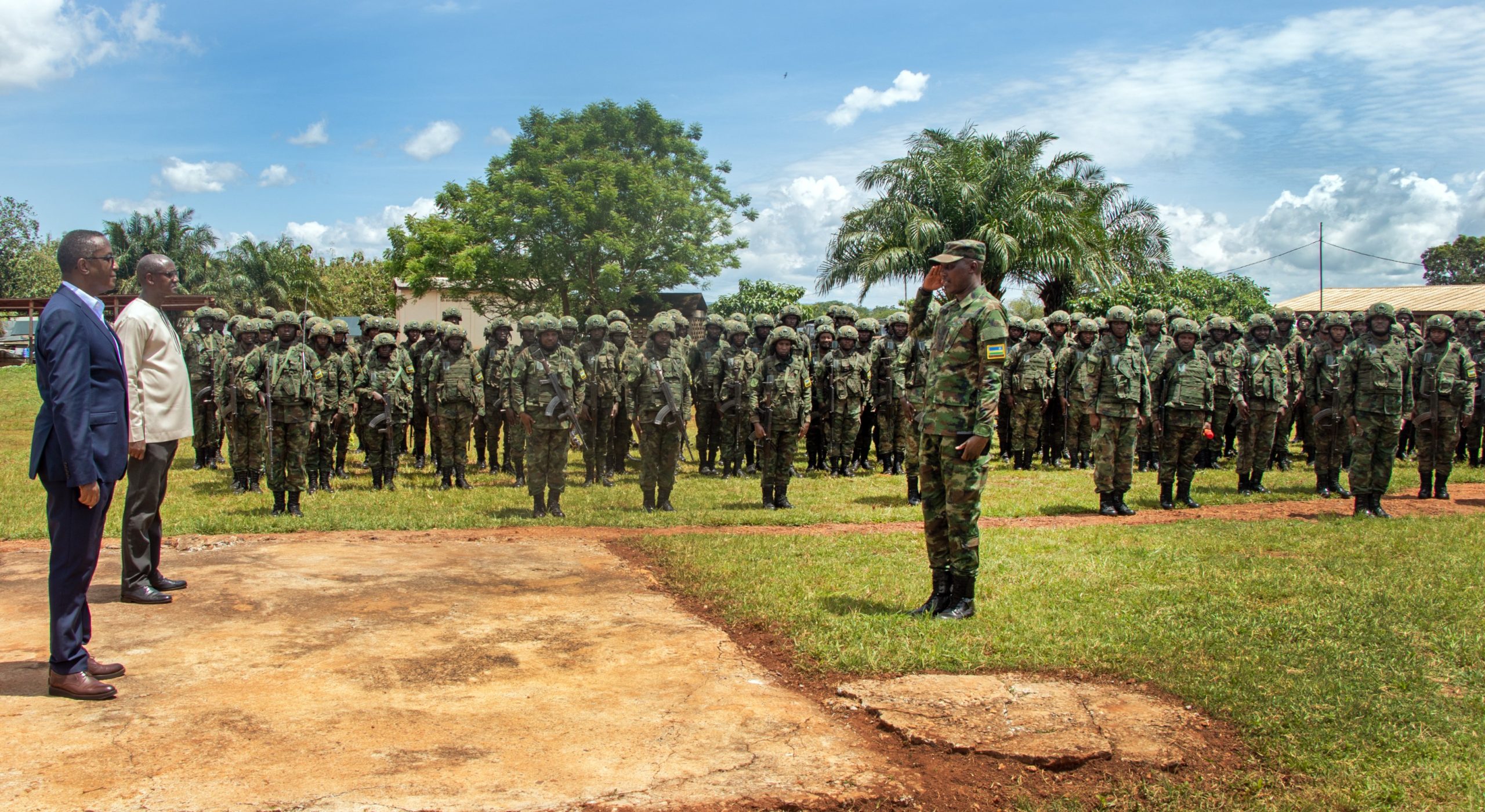 Biruta N’Umuyobozi W’Ubutasi Bw’u Rwanda Basuye Ingabo Zarwo Muri ...